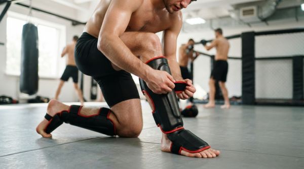 Top 5 protège-tibias MMA indispensables pour les combattants